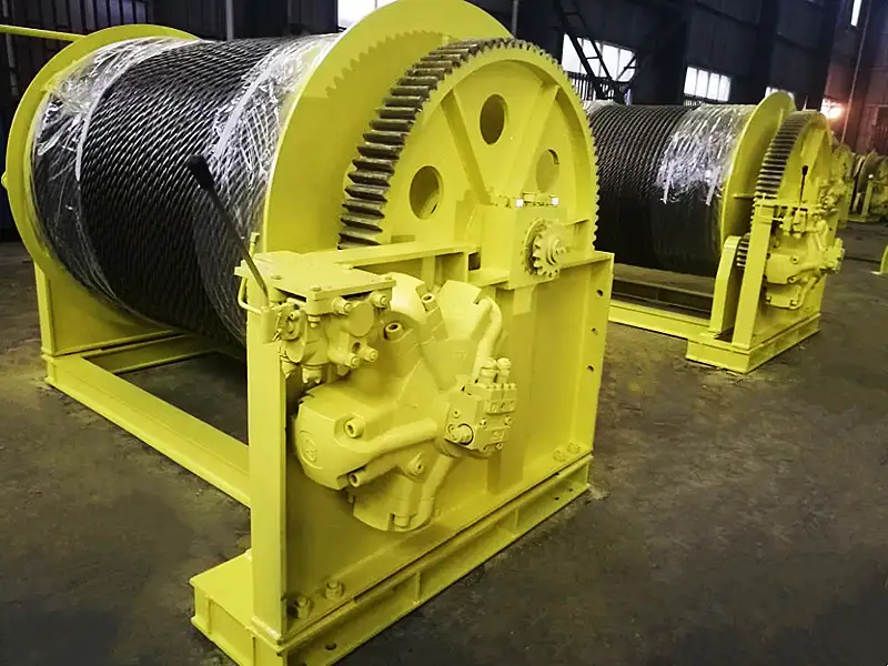 Hydraulic wire rope drum winch